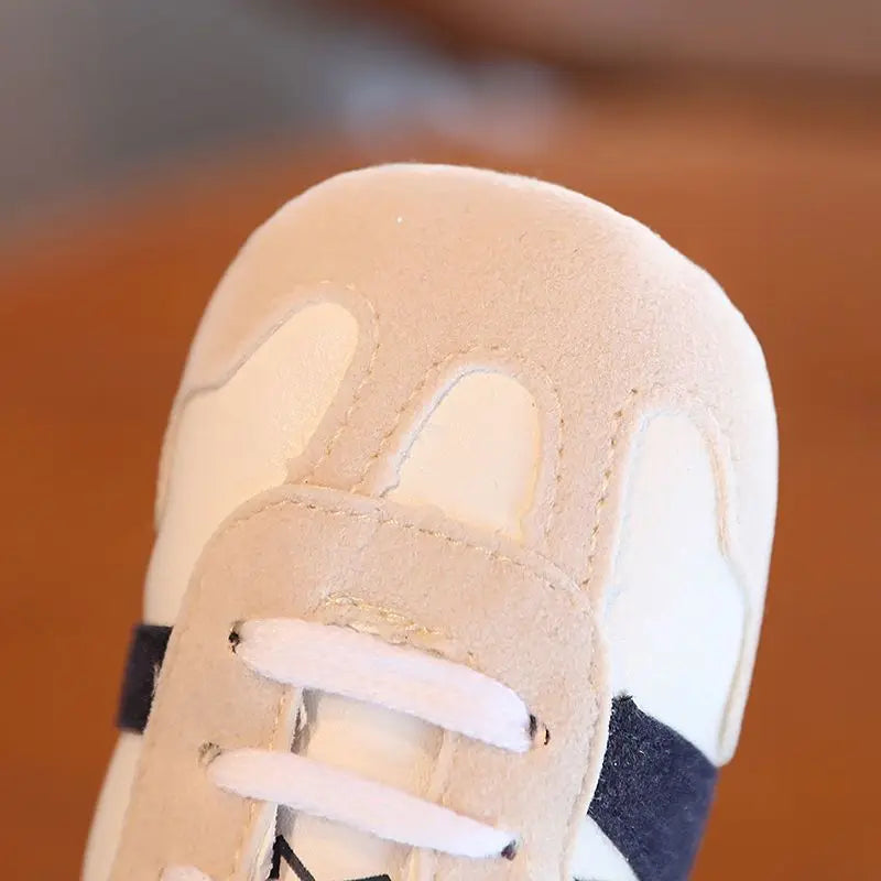 Zapatillas clásicas para bebés recién nacidos con letras entrelazadas, calzado informal antideslizante para caminar, para niños y niñas de 0 a 18 meses