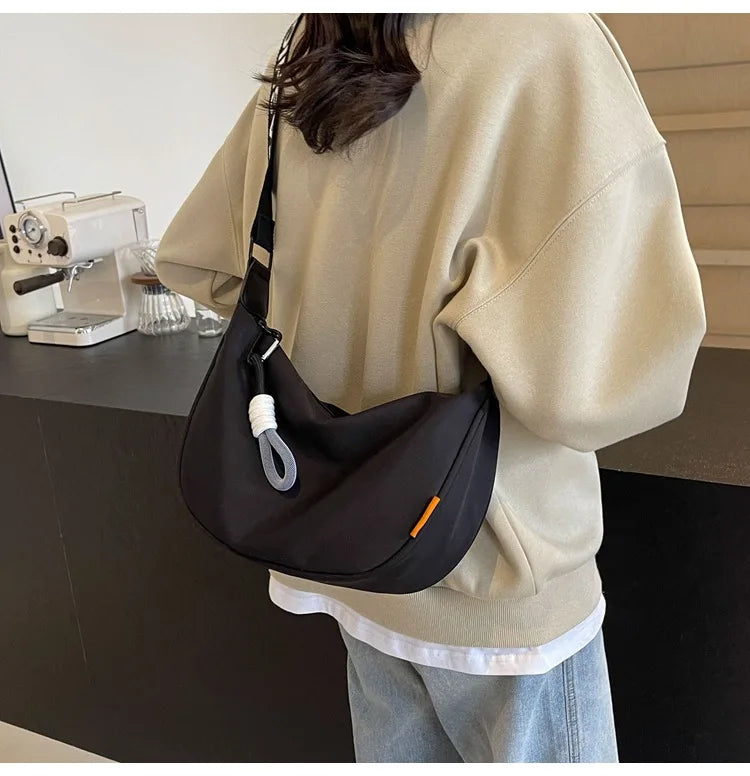 2024 New Fashion Crossbody Bag Simple Wide Shoulder Strap Design Single Shoulder Bag Original Style Commuting Dumpling Women's Bag