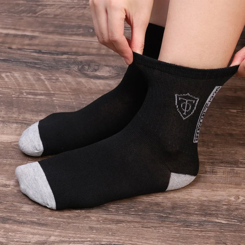 10 pairs Breathable Men's Basketball Crew Socks for Spring and Fall Sweat Absorption Deodorant Sports Stockings