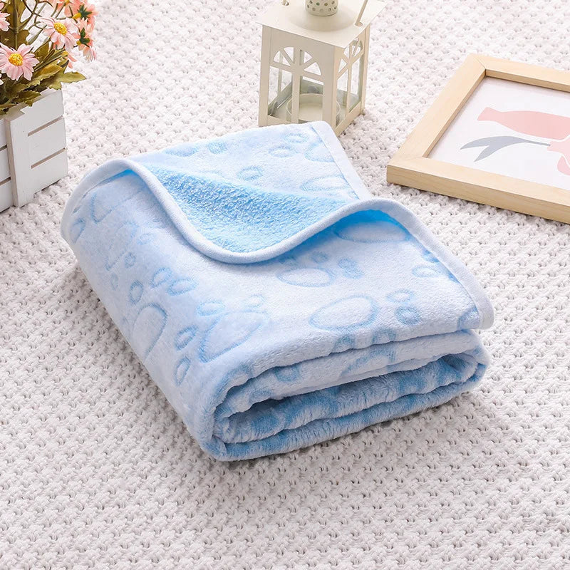 Ultra Soft Fluffy High Quality Pet Blanket Cute Cartoon Pattern Pet Mat Warm and Comfortable Blanket for Cat Dogs Cat Bath Towel