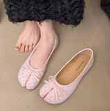 Summer Women's Bowknot Flat Tabi Ninja Shoes Pig Toe Slippers Lazy Person Horse Hoof Shoes Women Split Toe Mocassines Loafers
