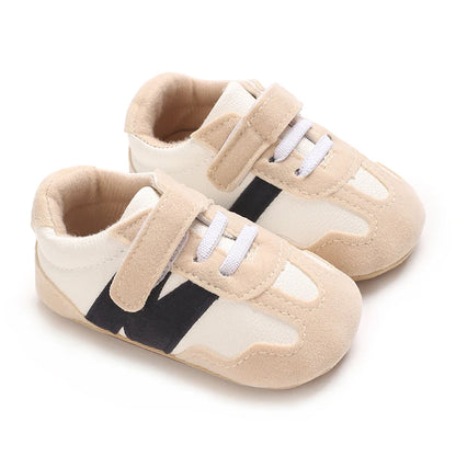 Zapatillas clásicas para bebés recién nacidos con letras entrelazadas, calzado informal antideslizante para caminar, para niños y niñas de 0 a 18 meses