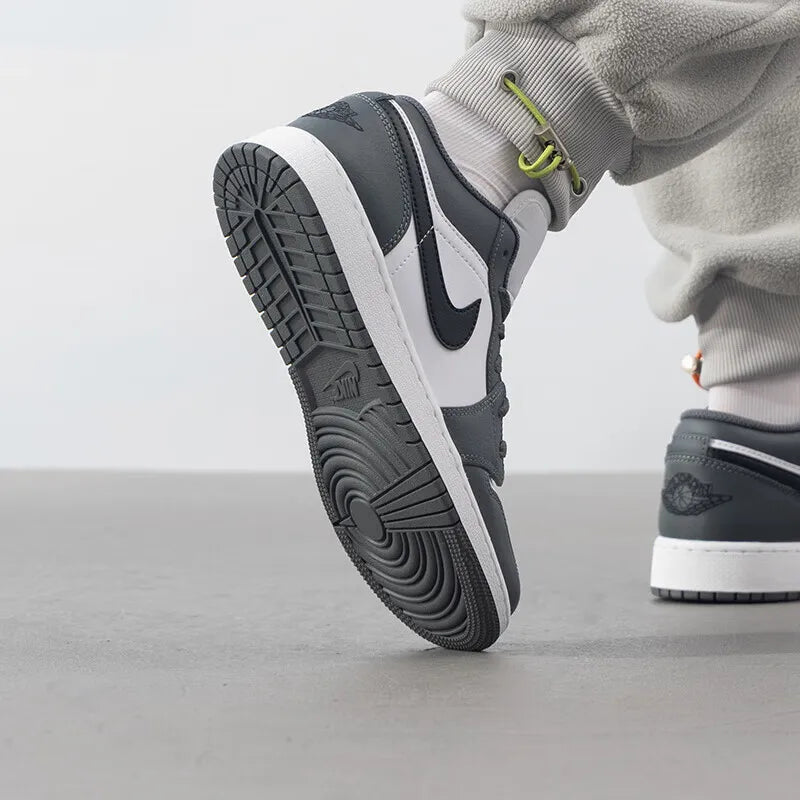 Zapatillas Nike AJ1 para niños grandes, zapatillas de baloncesto informales Air Jordan 1, zapatillas deportivas para jóvenes, 553560-152