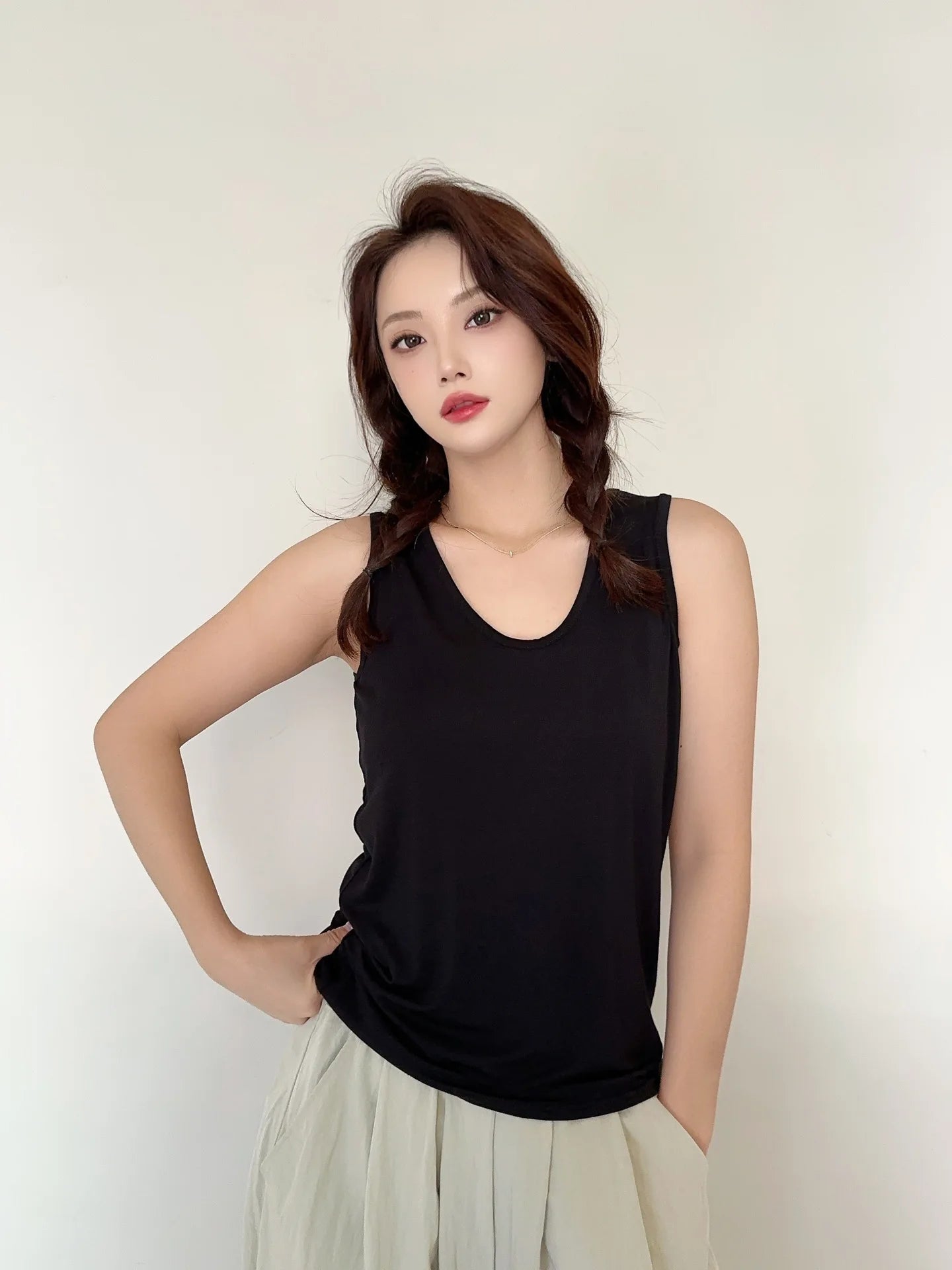 Plus size L to 6XL Modal Women's tank Tops U-Neck Summer Thin sleeveless Bottomed Top Loose Tee Tops  vest comfort homewear