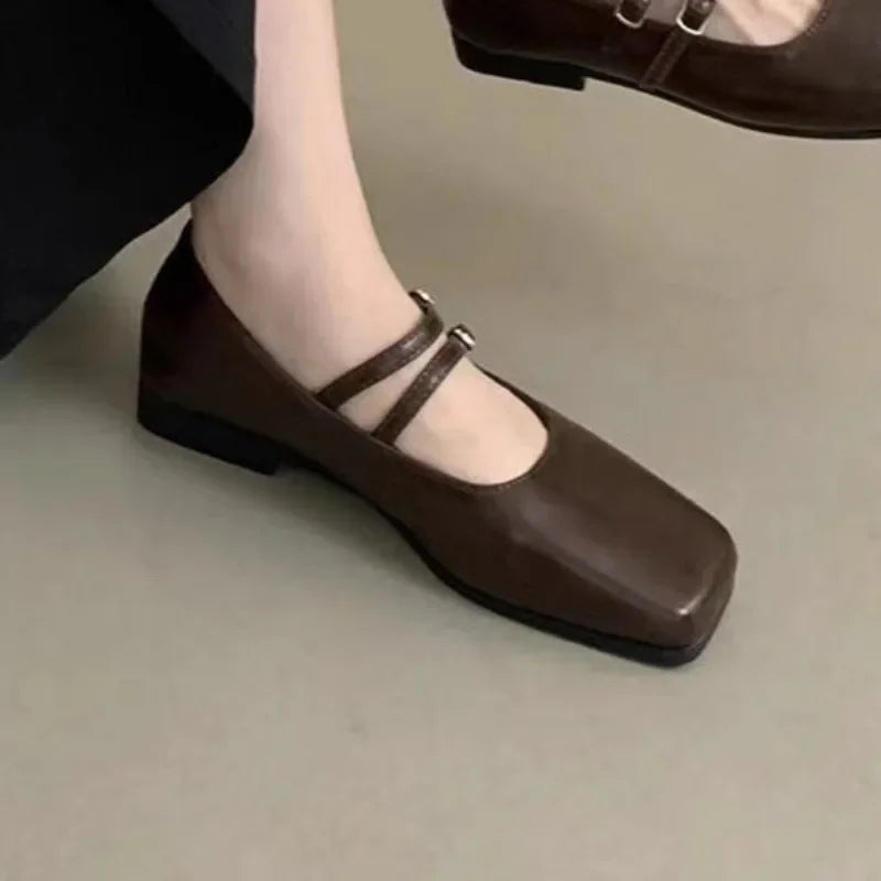 Sapato feminino de boca rasa quadrado toe, flat de fivela de uma palavra, sapato Mary Jane diário, moda primavera, 2024