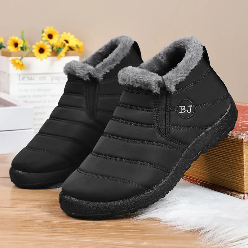 Zapatos de algodón, nuevas botas de nieve de invierno para parejas con botas de algodón grueso y afelpado, zapatos para caminar de PU cálidos e informales. 
