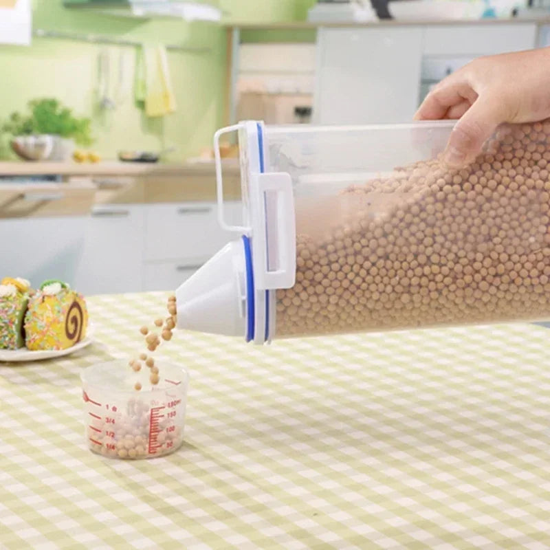 1Pc Sealed Cereal Insect-Proof Rice Bucket with Measuring Cup Transparent Rotary Food Moistureproof Tank Kitchen Storage Box 2KG