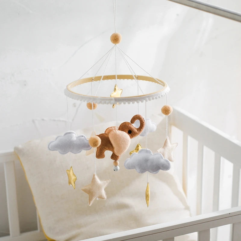 Crib Mobile Bed Bell Wooden Baby Rattles Soft Felt Cartoon Animal Bed Bell Newborn Music Box Hanging Toy Crib Bracket Baby Gifts