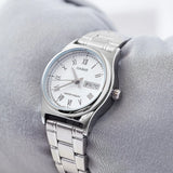 Relógio feminino Casio LTP - V006 prata quartzo com calendário e a prova de agua