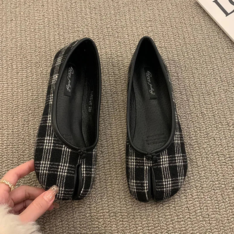 Women Flats Tabi Ninja Shoes Woman Ladies Microfiber Leather Comfy  Flats Split Toe Slippers Soft Bottom Loafers Solid Brief La