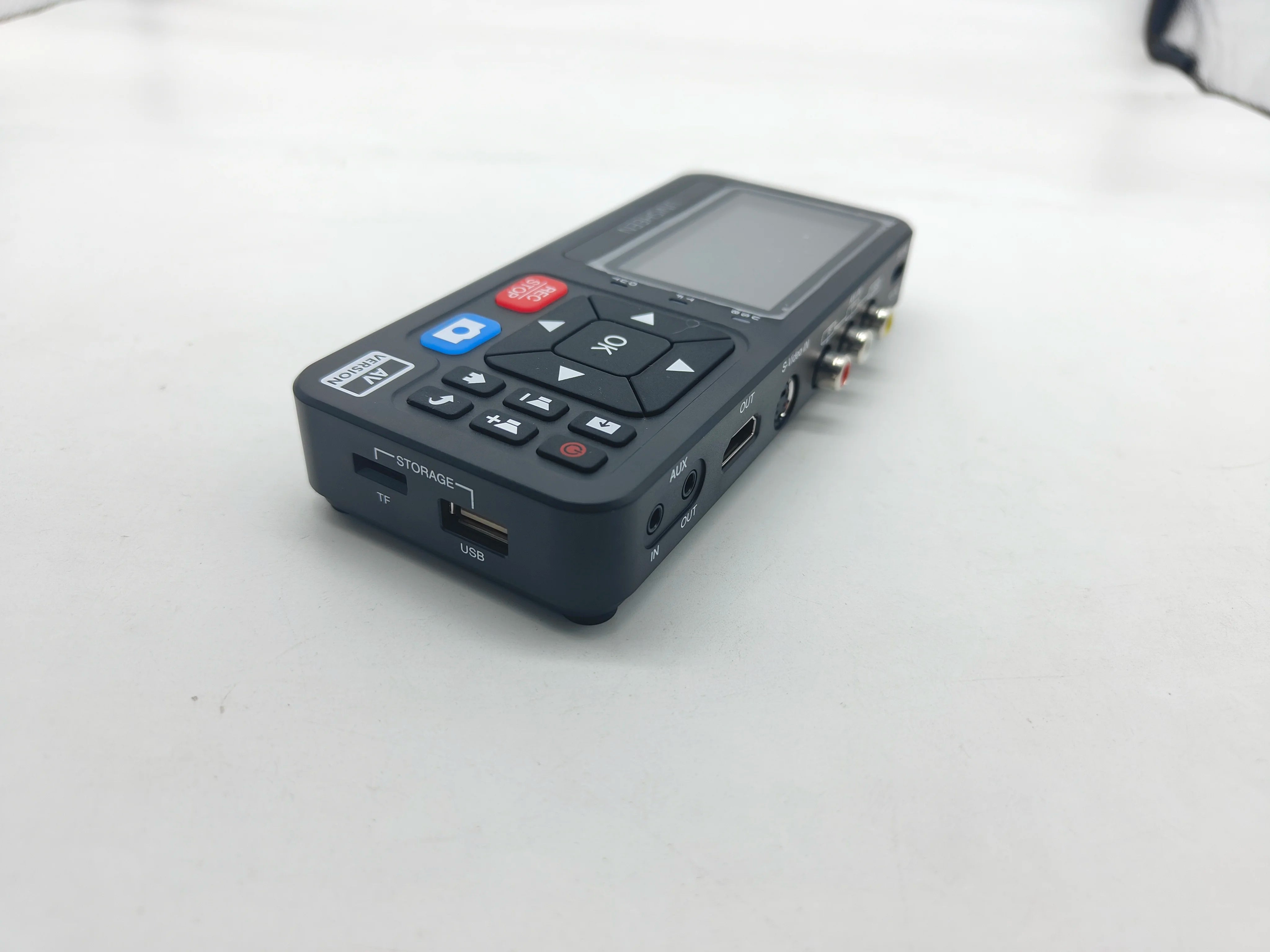 UNISHEEN UR230A Analog CVBS RCA SVideo Camera USB Tape VCR VHS Capture Card Box MP3 Video Recoder