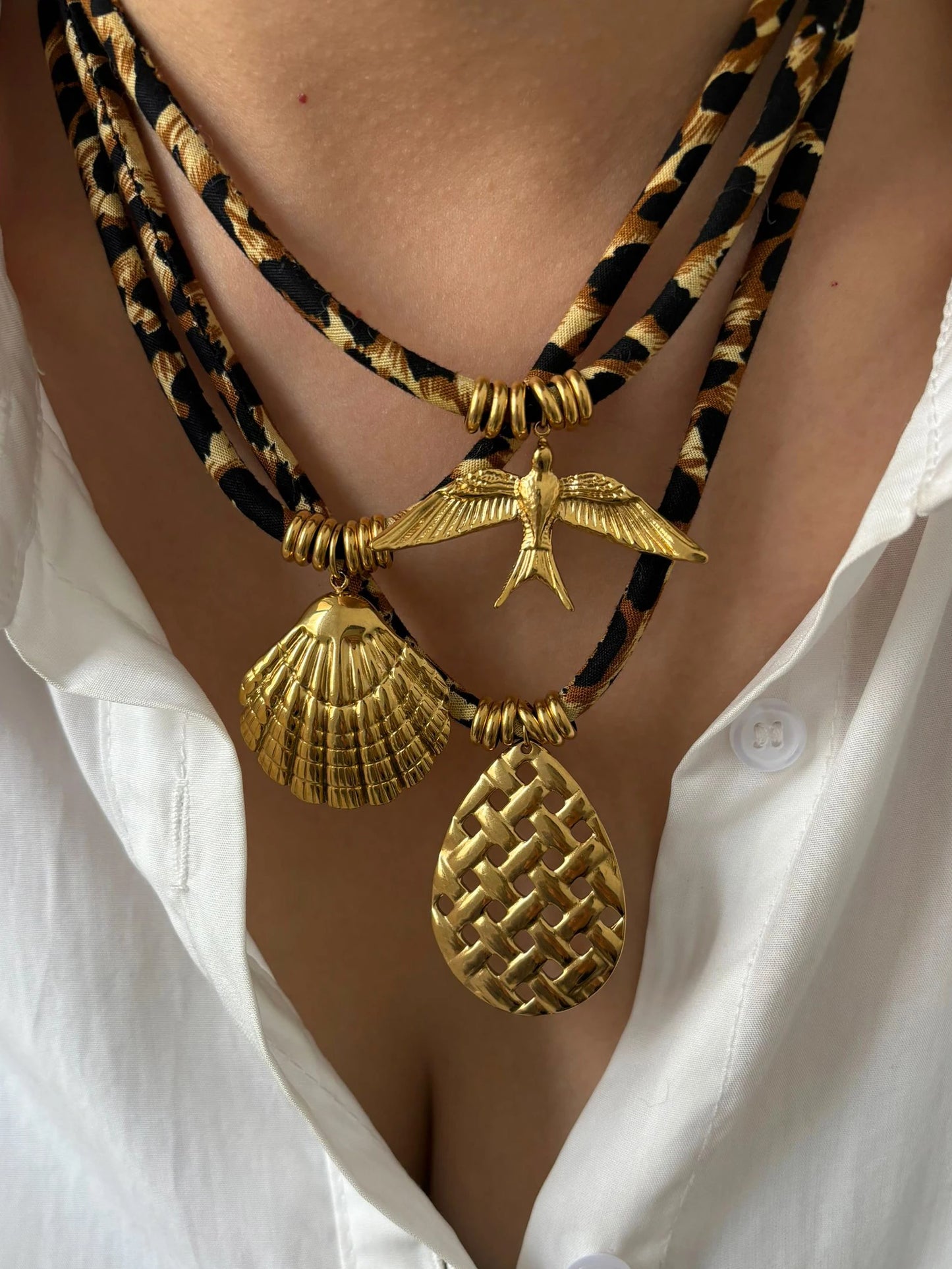 GHIDBK Europe and America Exaggerated Stainless Steel Heart Sun Pendant Necklace Vintage Trend Leopard Print Necklaces for Women