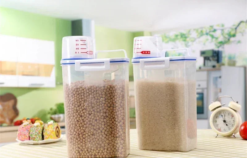 1Pc Sealed Cereal Insect-Proof Rice Bucket with Measuring Cup Transparent Rotary Food Moistureproof Tank Kitchen Storage Box 2KG