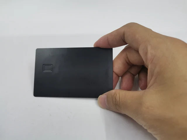 Small Chip Slot Metal Business Card, cartão de crédito com tira e assinatura, frete grátis, em branco 4442, 1Pc