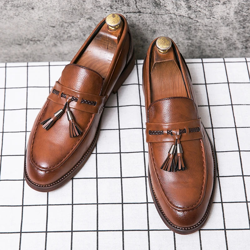 Pointed casual moccasins for men fringed slip-on men's shoes Beef soles bean boat shoes Fashion hair stylist fashion shoes