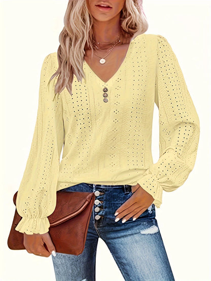 Plus size ilhó botão decoração camiseta casual decote em v manga longa topo para primavera e outono roupas femininas plus size