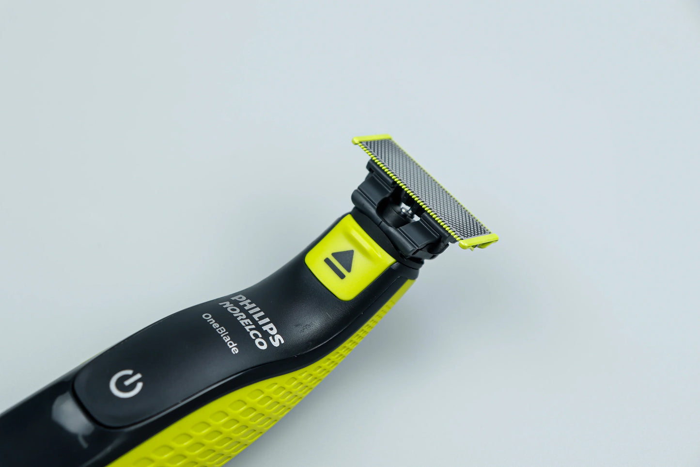 Philips Norelco OneBlade QP2520/70 Electric Trimmer and Shaver