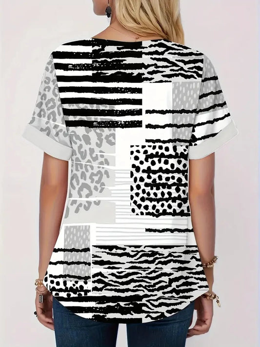 Camiseta estampada listrada plus size, camiseta casual de manga curta com gola entalhada, roupas femininas plus size