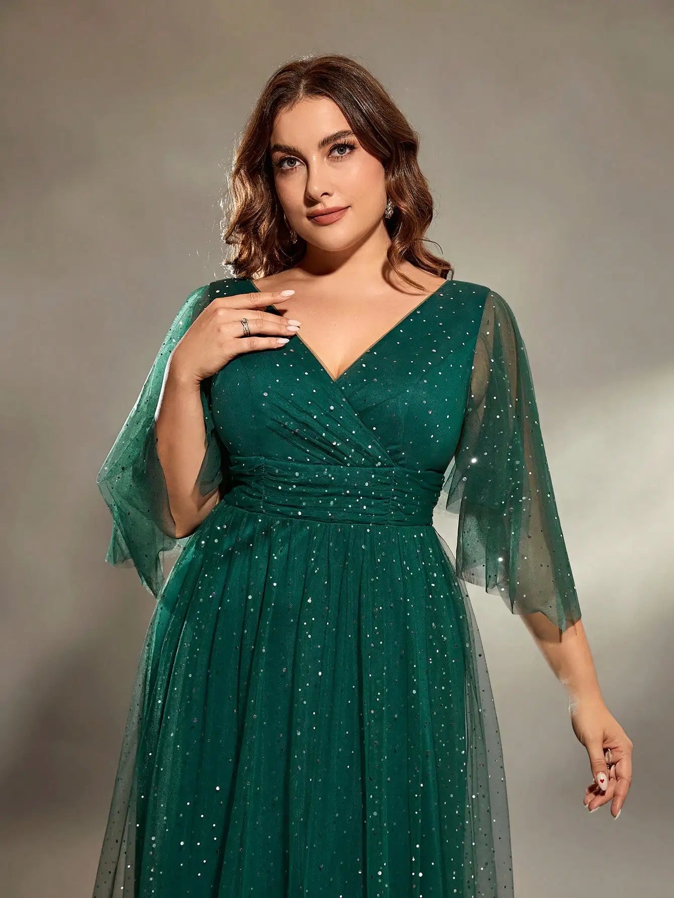 Vestido de noche Mgiacy de talla grande con escote en V, pliegues cruzados en el pecho, manga larga irregular, falda larga de red y una sola capa, vestido de fiesta de graduación 