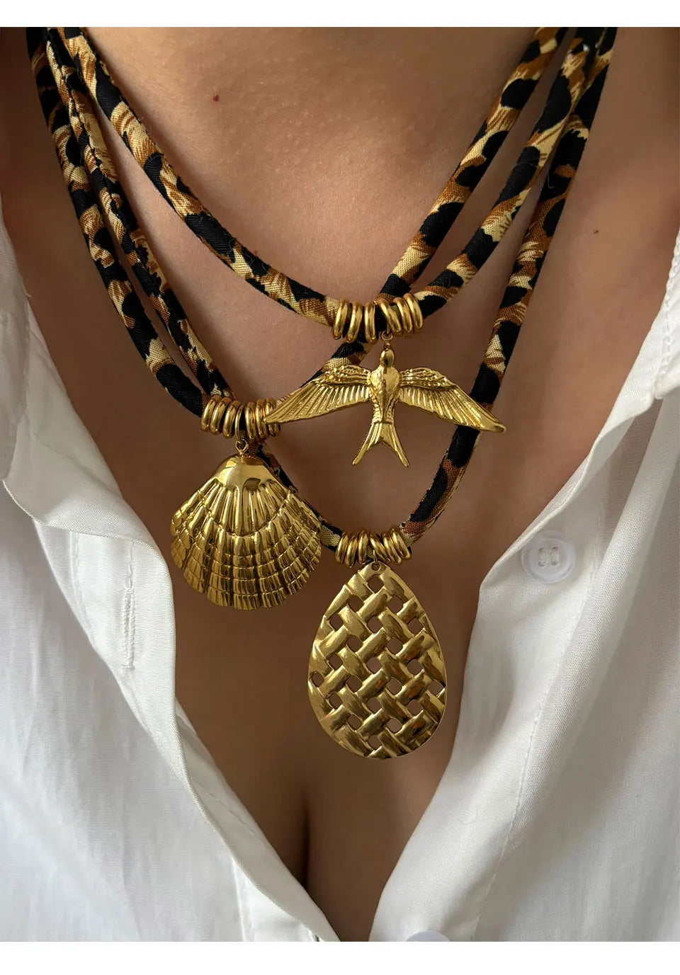 GHIDBK Europe and America Exaggerated Stainless Steel Heart Sun Pendant Necklace Vintage Trend Leopard Print Necklaces for Women