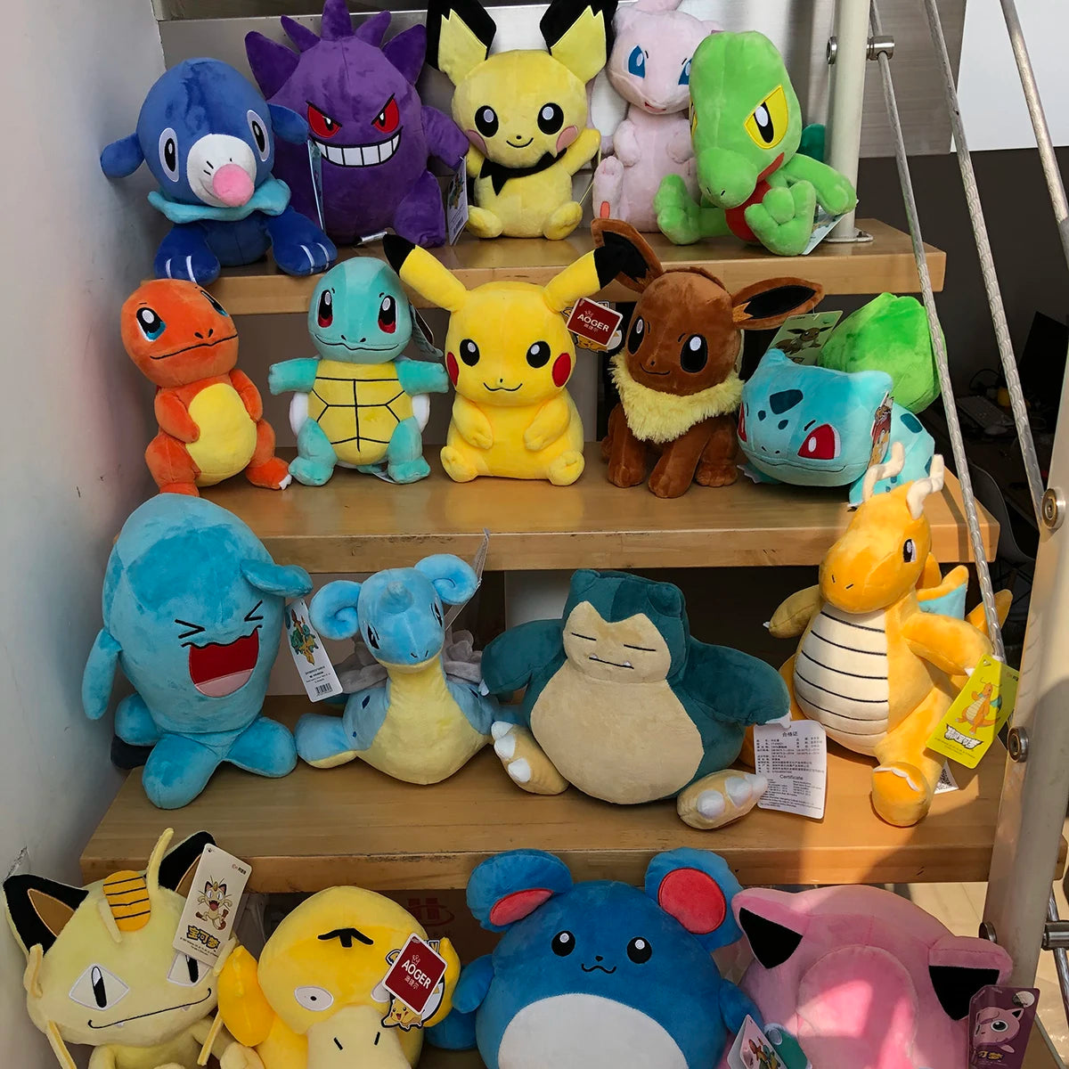 Peluche de Pokémon de alta calidad con etiqueta, dibujo animado de Pikachu, Charmander, Squirtle, Bulbasaur, muñeco de peluche, regalo para niños.
