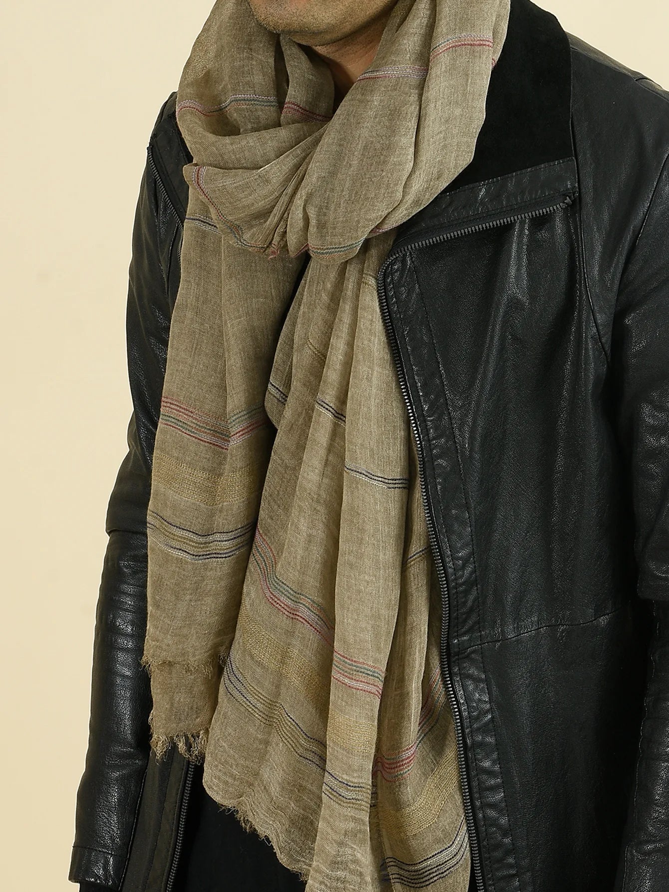 Bufanda de moda para hombre, de algodón y lino, con hilo teñido a rayas, con borlas, chal largo, accesorios para otoño e invierno.