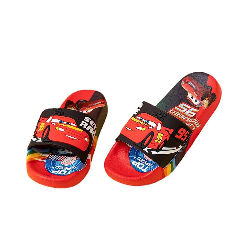 Nuevas sandalias de verano para niños, con dibujos de coches, suela suave, antideslizantes, para usar en todas las estaciones.