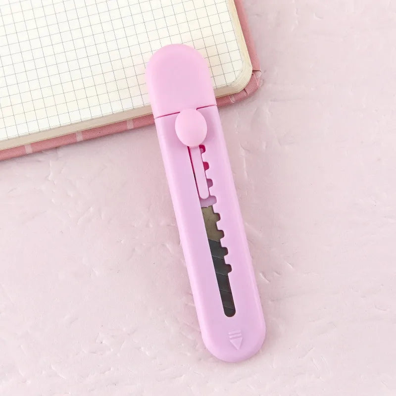 Mini navaja de bolsillo Kawaii con diseño de caramelo, color arte, multiusos, caja exprés, cortador de papel, herramienta para manualidades, material de papelería para oficina y escuela.