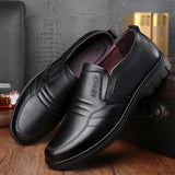 Men's leather shoes, new black, soft bottom, anti-slip, breathable shoes, men's business dress casual, luxury light flat