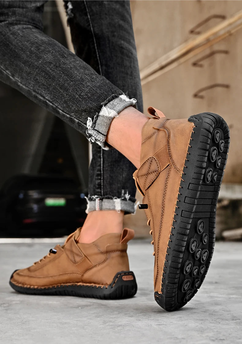 Handmade Leather Men's Casual Slip-On Loafers Breathable Leather Shoes Men's Flat Fashion Moccasins Tooling Shoes Plus Size