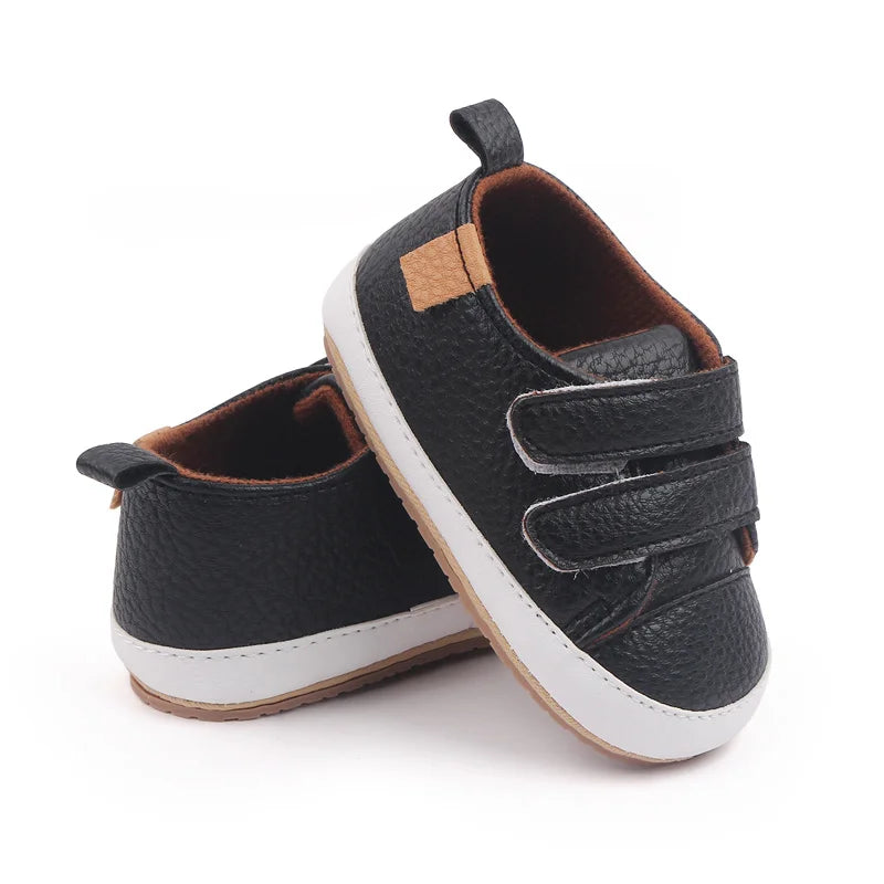 Zapatillas informales para bebé, primavera y otoño, suela suave de PU y TPR, antideslizantes, de alta calidad, superventas, 2023, nueva moda para niños pequeños de 0 a 12 meses.