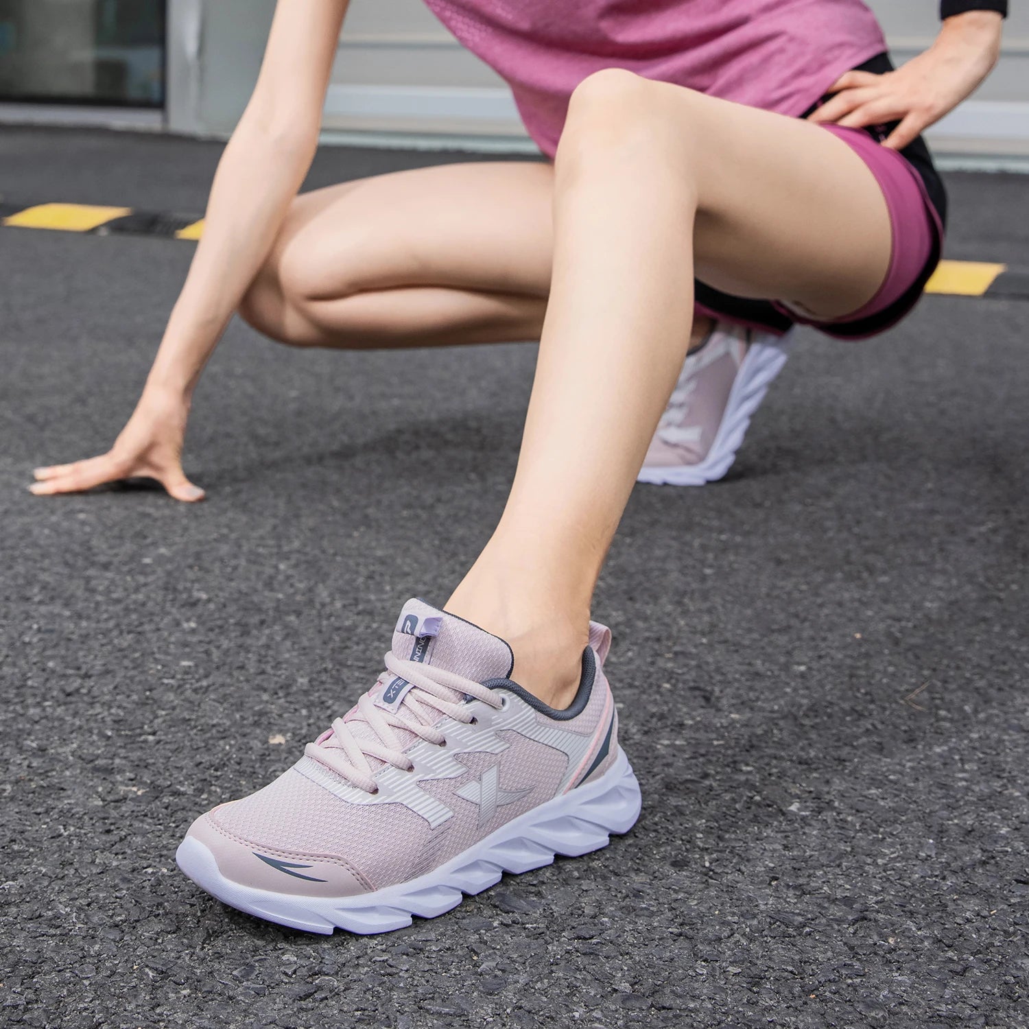 Xtep Women's Running Shoes Wear-resistant Casual Sports Shoes For Women Winter Tennis Female Sneakers White 879318110073