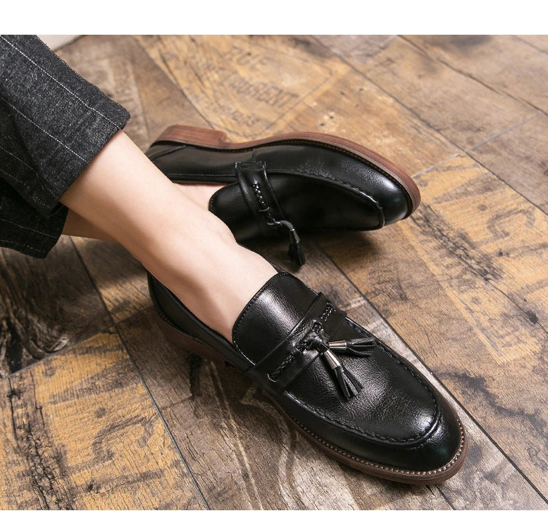Pointed casual moccasins for men fringed slip-on men's shoes Beef soles bean boat shoes Fashion hair stylist fashion shoes