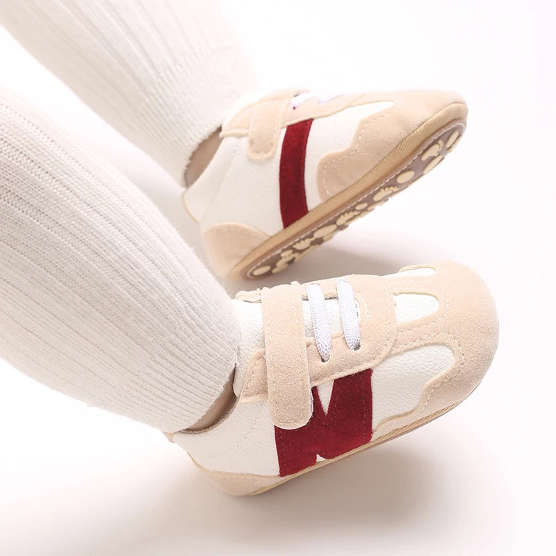 Zapatillas clásicas para bebés recién nacidos con letras entrelazadas, calzado informal antideslizante para caminar, para niños y niñas de 0 a 18 meses