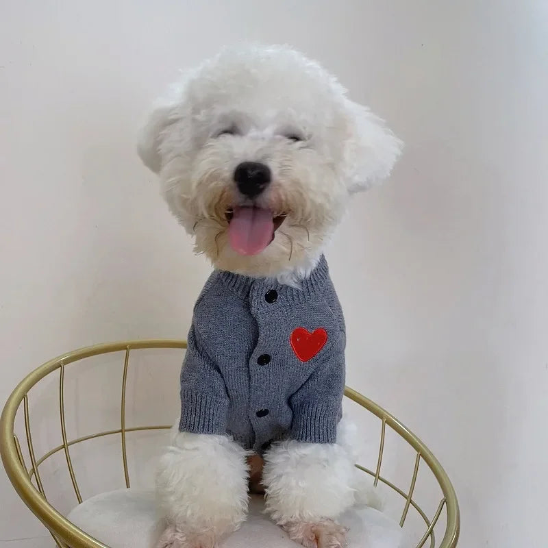 Adorable suéter de punto para perros y gatos, ropa protectora cálida y de moda para otoño e invierno, abrigos y chaquetas para mascotas, marca de moda disponible.