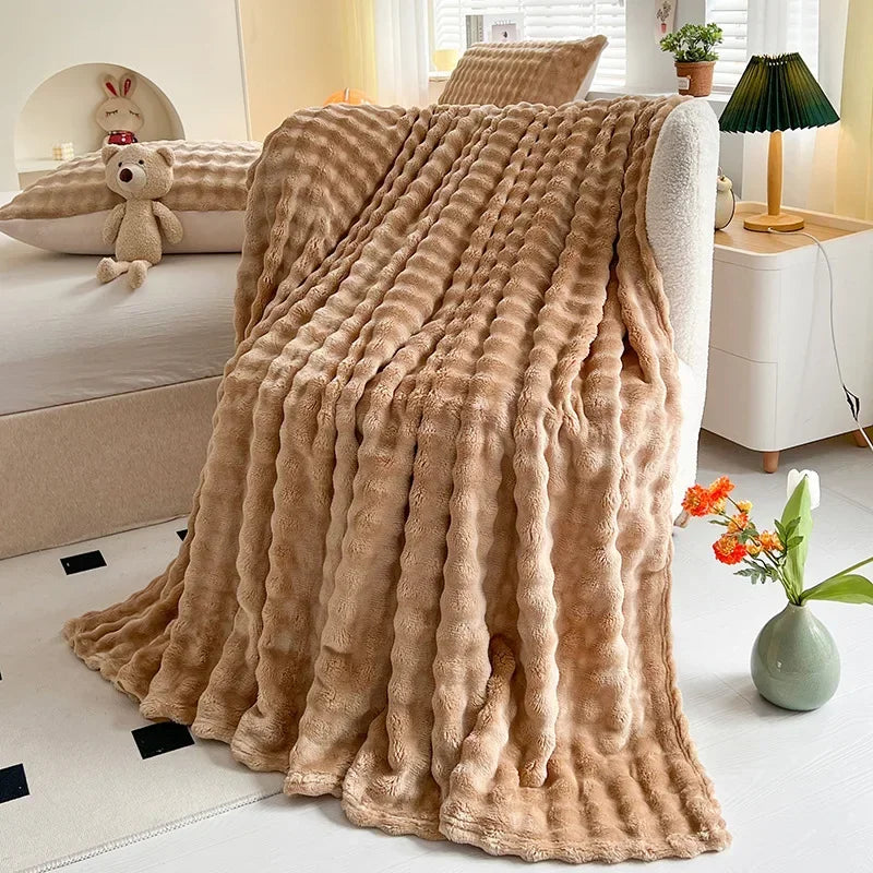 1 Pc Luxury Faux Rabbit Fur Throw Blanket Soft Warm White Striped Fluffy Blankets for Sofa Office Naps Single Double Plush Plaid