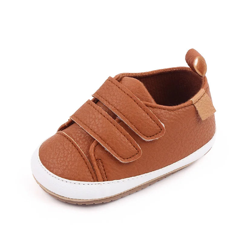 Zapatillas informales para bebé, primavera y otoño, suela suave de PU y TPR, antideslizantes, de alta calidad, superventas, 2023, nueva moda para niños pequeños de 0 a 12 meses.