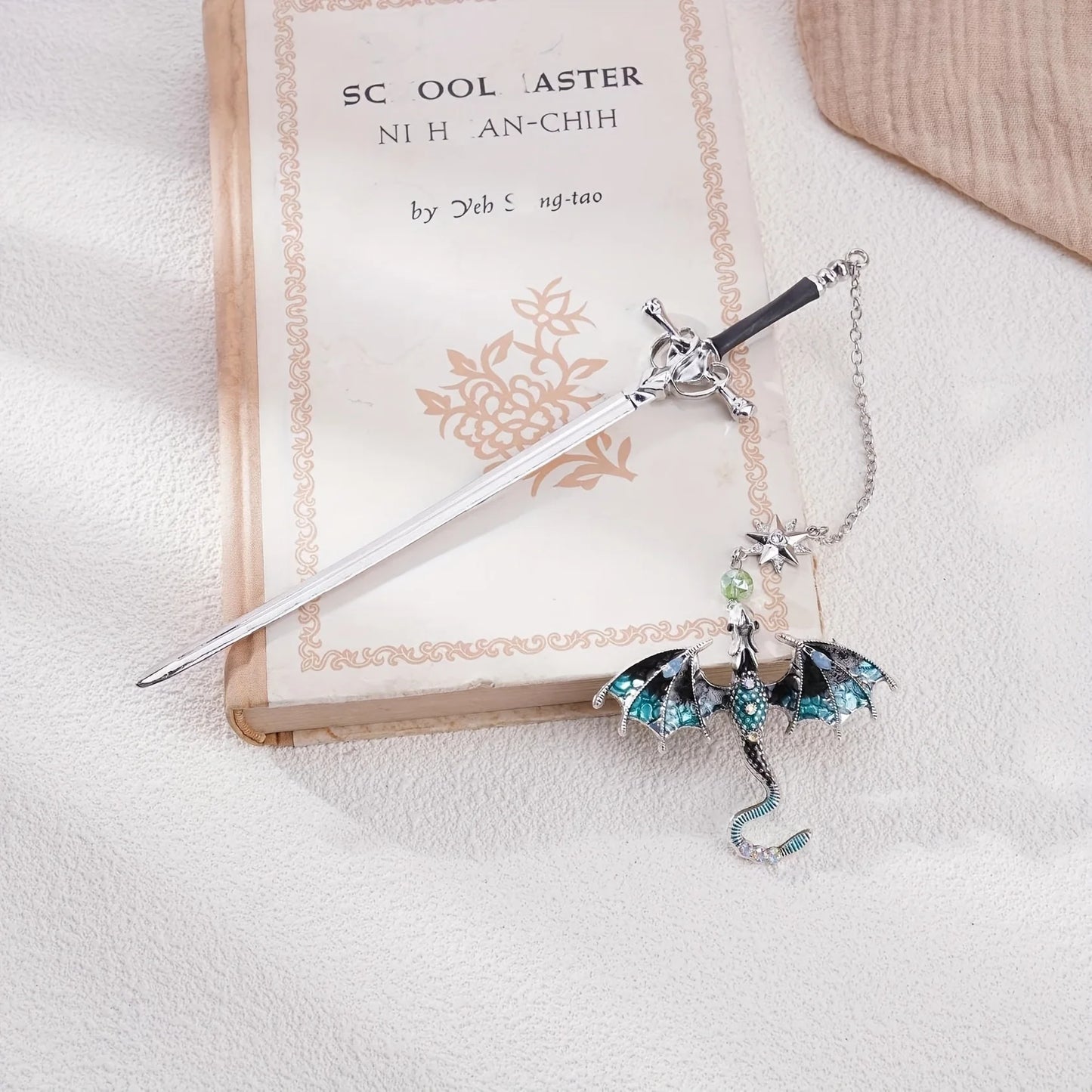 1pc Alloy Sword Dragon Bookmark, Birthday Gift for Book Lovers and Readers, Fantasy Bookworm Silver Gold Gold Pendant