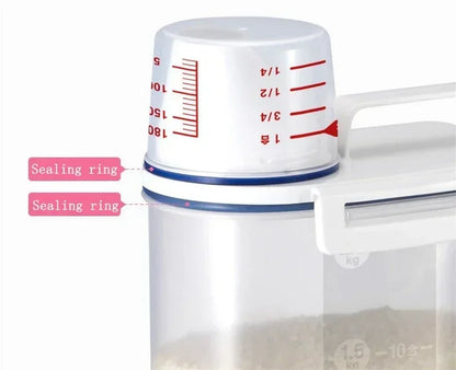 1Pc Sealed Cereal Insect-Proof Rice Bucket with Measuring Cup Transparent Rotary Food Moistureproof Tank Kitchen Storage Box 2KG
