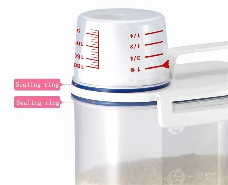 1Pc Sealed Cereal Insect-Proof Rice Bucket with Measuring Cup Transparent Rotary Food Moistureproof Tank Kitchen Storage Box 2KG