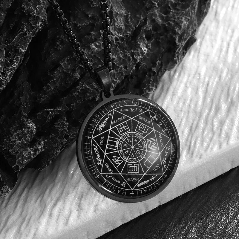 Collar con colgante de brújula de los siete arcángeles de Salomón, de acero inoxidable, estilo retro, amuleto de la suerte para hombre.