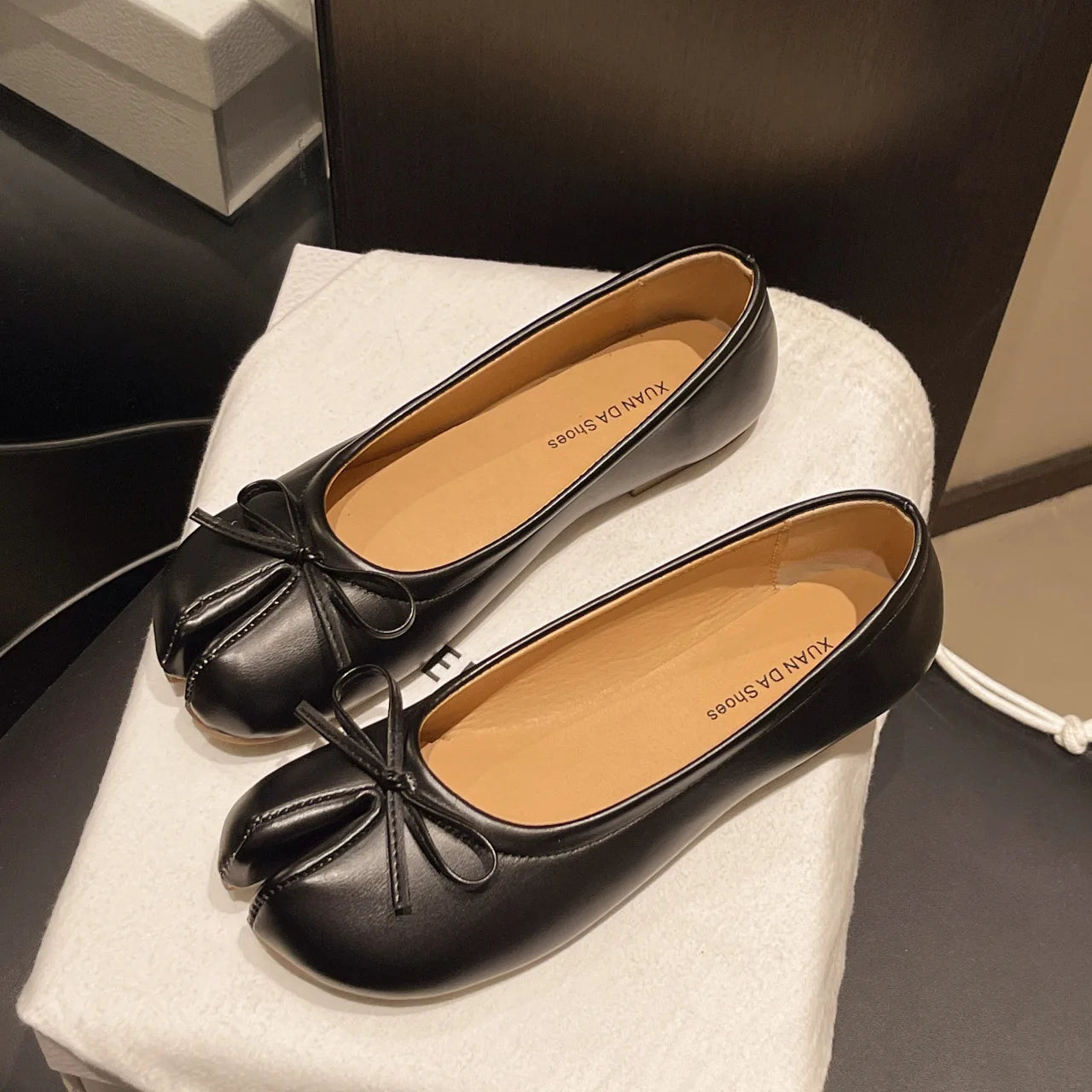 Summer Women's Bowknot Flat Tabi Ninja Shoes Pig Toe Slippers Lazy Person Horse Hoof Shoes Women Split Toe Mocassines Loafers