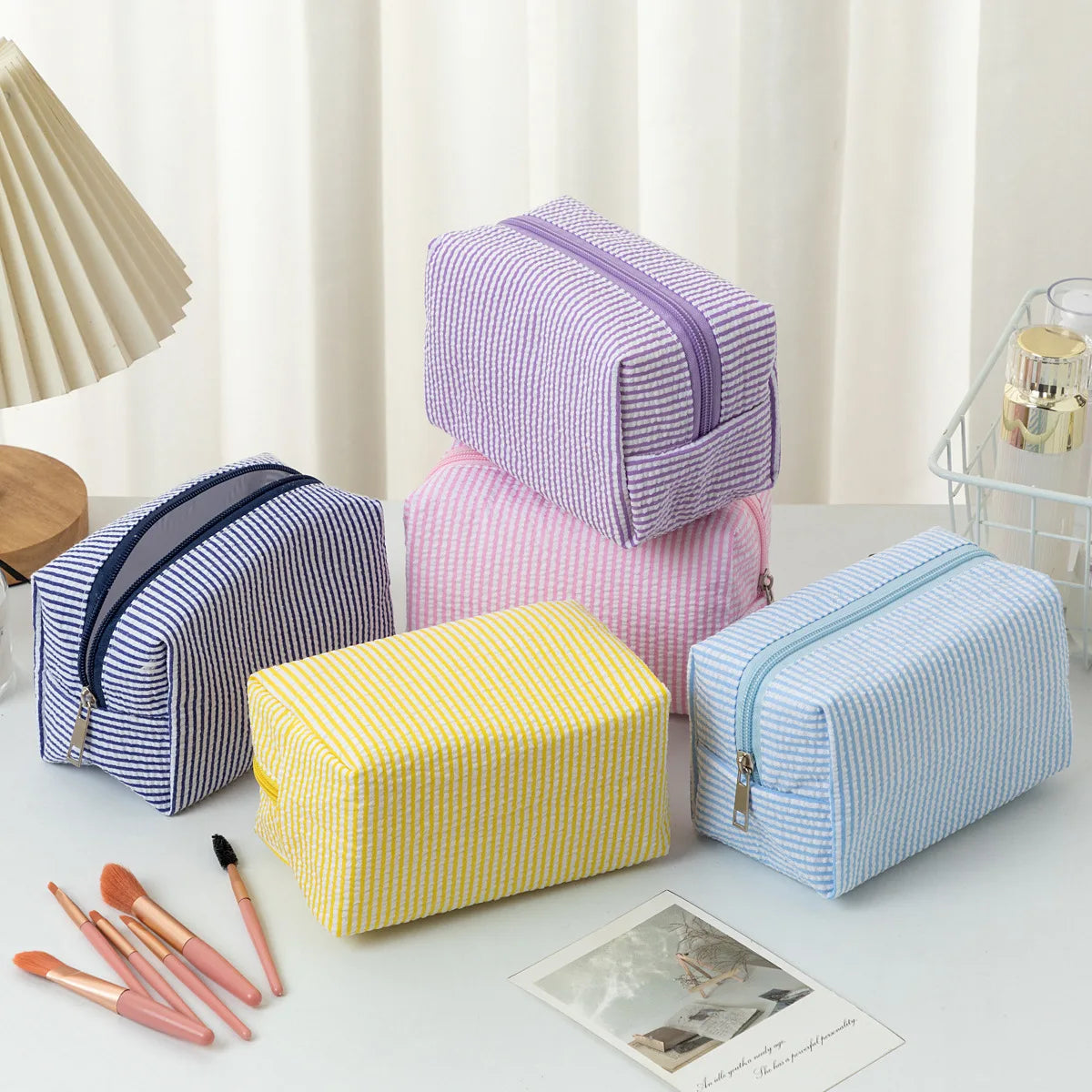 Stripe Seersucker Cosmetic Bag Fashion Women Cosmetic Bag Zipper Storage Makeup Case Traveling Pouch Organizer for Lady