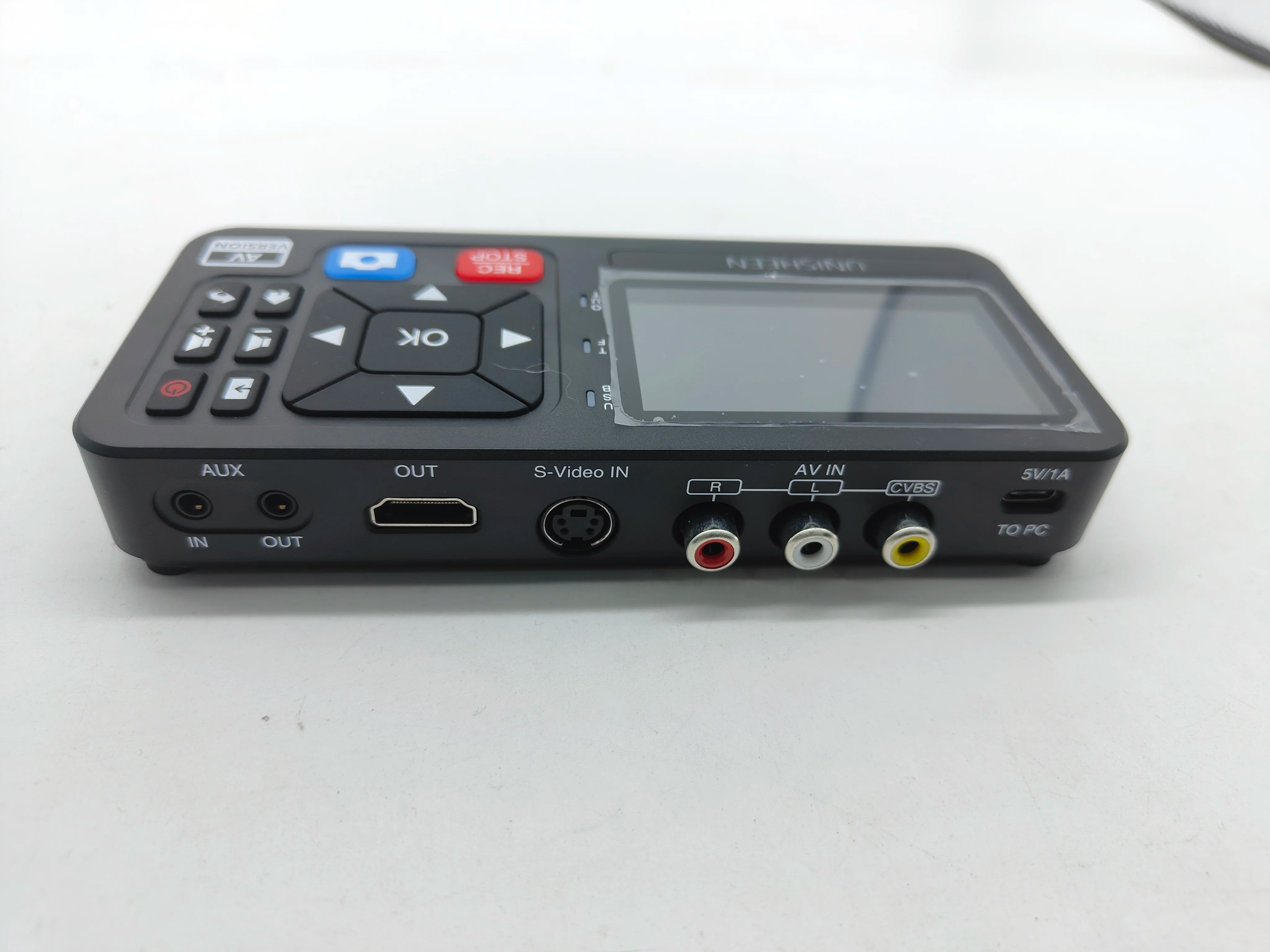 UNISHEEN UR230A Analog CVBS RCA SVideo Camera USB Tape VCR VHS Capture Card Box MP3 Video Recoder