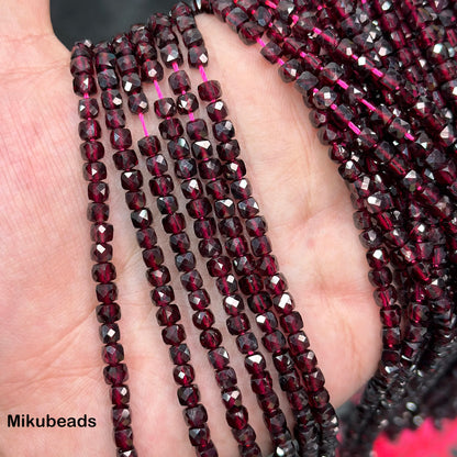 Venta al por mayor de cuentas sueltas cuadradas facetadas de granate rojo natural de 4 mm +/- 0,2 para hacer joyas, pulseras y collares (Mikubeads)