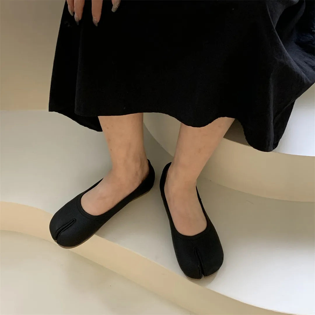 Women Flats Tabi Ninja Shoes Woman Ladies Microfiber Leather Comfy  Flats Split Toe Slippers Soft Bottom Loafers Solid Brief La