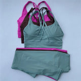 Conjunto de fitness para gimnasio de color sólido, sujetador deportivo cruzado suave y ajustado, 2 piezas de compresión, leggings de yoga de cintura alta, traje de entrenamiento integral para correr