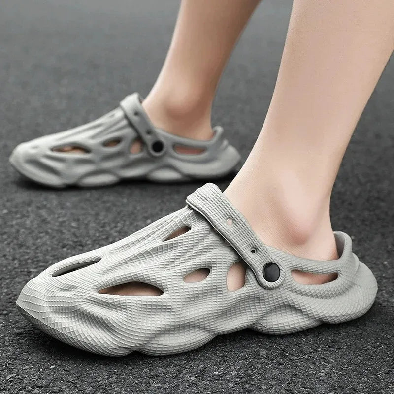 Summer Men Women Slippers Comfortable Outdoor Sandals Clogs Beach Slippers Flip Flops Indoor Home Slides Bathroom Shoes for Men 