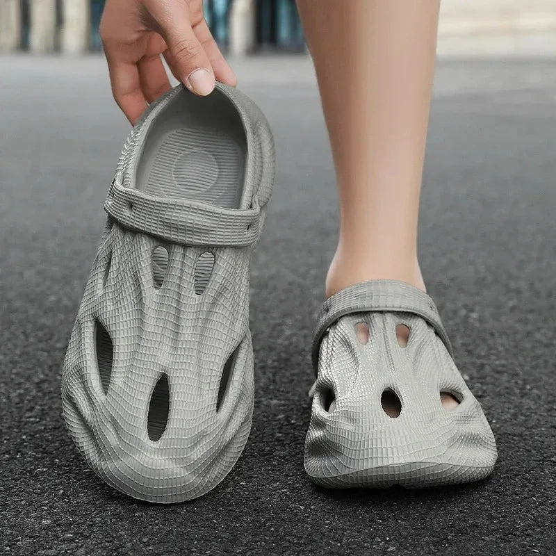 Summer Men Women Slippers Comfortable Outdoor Sandals Clogs Beach Slippers Flip Flops Indoor Home Slides Bathroom Shoes for Men 