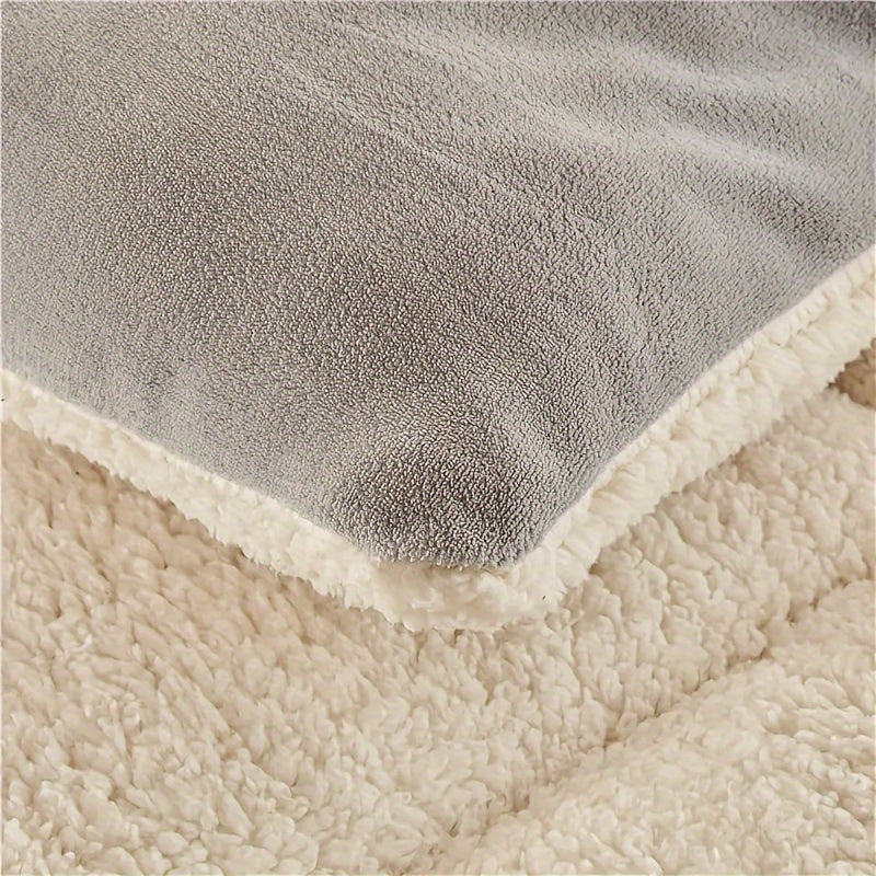 Reversible Plaid Comforter - Contemporary All-Season Quilted Duvet Insert with Box Stitch, Ultra Soft Milk Velvet Fabric, Medium Weight Polyester Fill, Machine Washable, Multipurpose - Available in 9 Sizes, Christmas Present